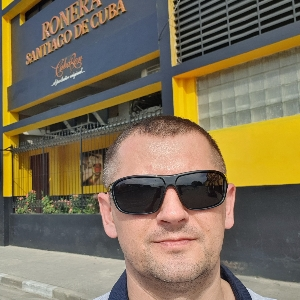 Александр Комаров
