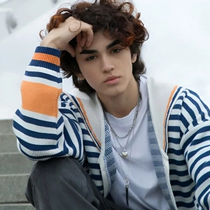 Амир Басырова