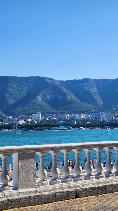 Про позитивное подкрепление 
Были вчера всем клубом на соревнованиях 'Морская миля'.
Кто-то плыл дистанцию, кто-то (и я в том числе) приехала поддержать | Сетка — социальная сеть от hh.ru