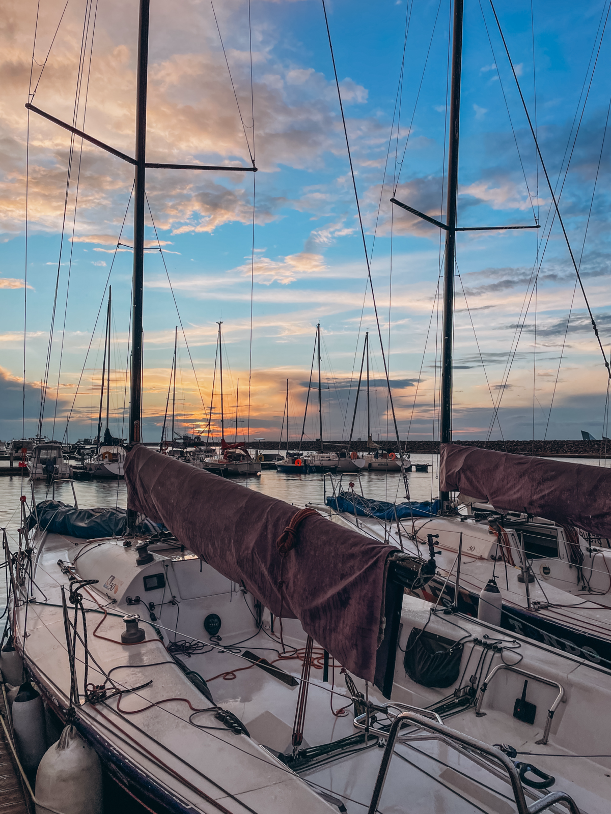 Недавно нашей HR-командой гоняли на регату ⛵️ У нас в Скае яхтинг является частью корпоративной культуры, и одним из сезонных видов спорта! В этом году мы даже вышли за рамки привычных еженедельных го... | Сетка — социальная сеть от hh.ru