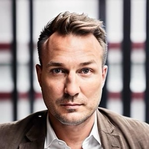 Максим Мантуров