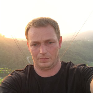 Юрий Романенко