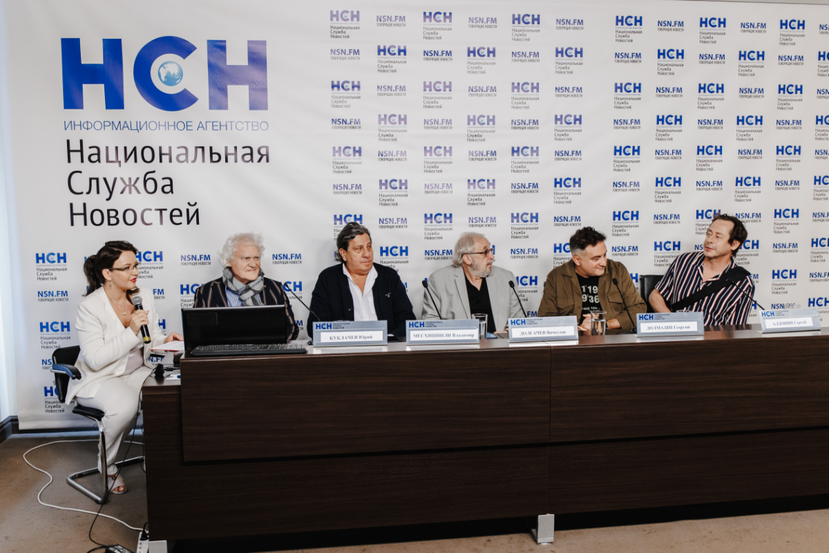 🎤📽 Как подготовить идеальную пресс-конференцию? ✨️
Любое пресс-мероприятие начинается с определения резонансной и актуальной тематики, так как не каждое событие в компании может быть инфоповодом для п... | Сетка — социальная сеть от hh.ru