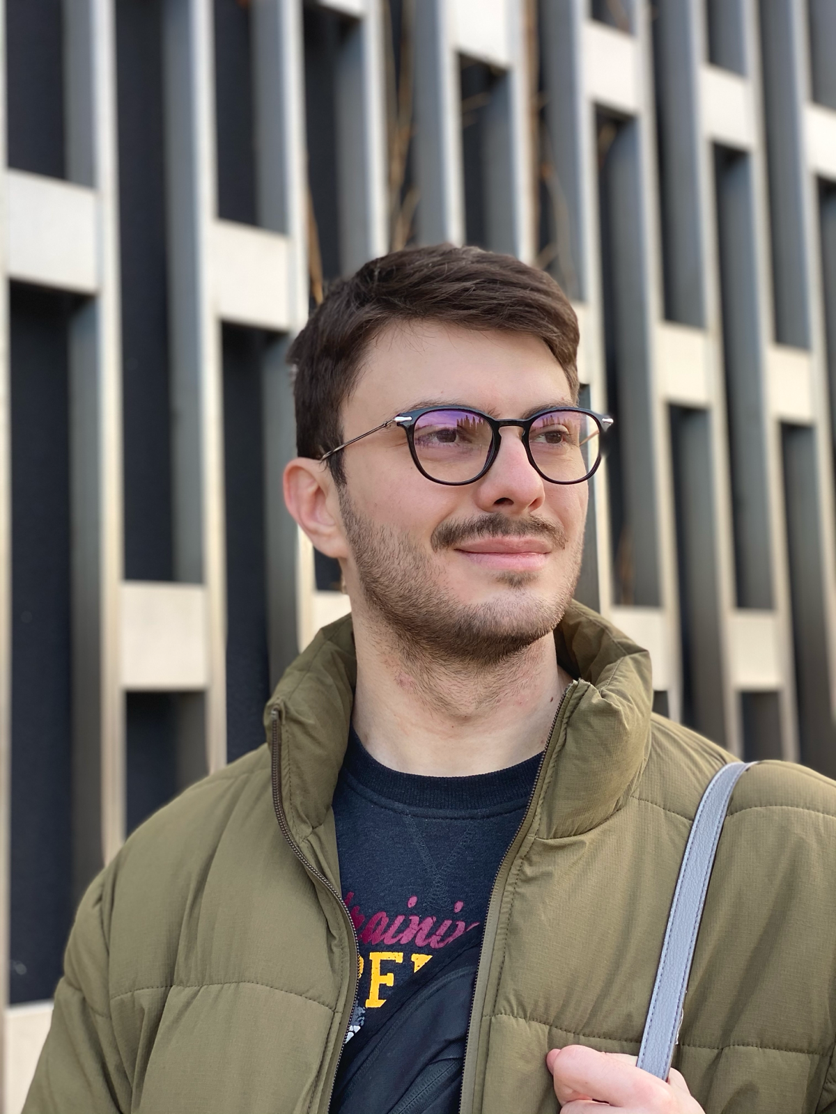 Максим Устименко