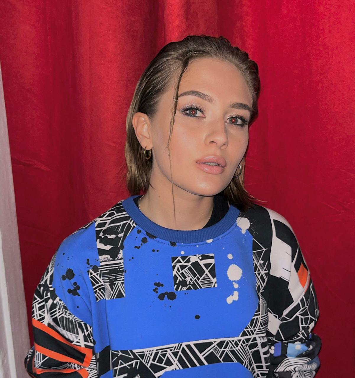 🩵Полина Ионина - знакомство со мной, как со спикером Маркетолог & Спикер | 8 лет опыта |
### Опыт и достижения


Маркетолог с 8-летним стажем: работала над проектами, которые генерировали системные, а... | Сетка — социальная сеть от hh.ru