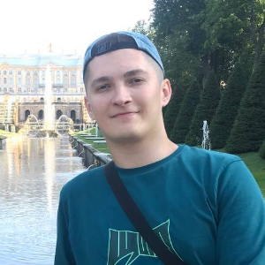 Олег Наумов