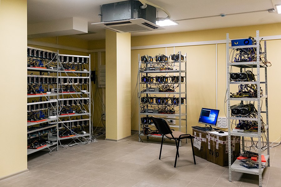 Иран заплатит $24 каждому, кто сообщит о незаконном майнинге | Сетка — социальная сеть от hh.ru