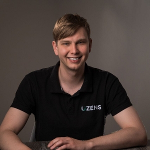 Валентин Уваров