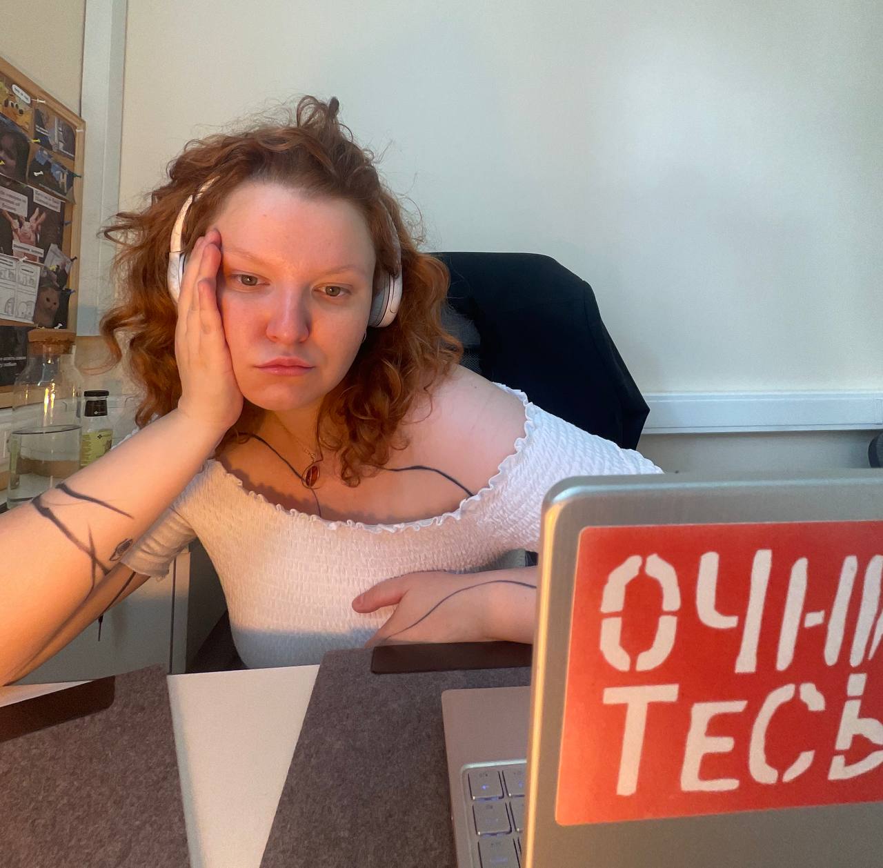 Хочется простого человеческого - нагулять сорок тыщ шагов по Тбилиси, поесть персикового мороженого и думать только о своем душевном состоянии | Сетка — социальная сеть от hh.ru