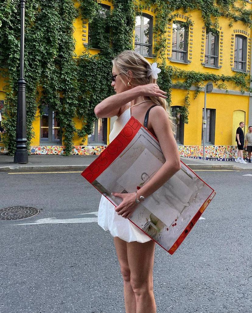 /Без слов.
::первый выпуск вовсех [модных] местах Москвы. | Сетка — социальная сеть от hh.ru