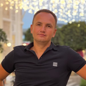 Николай Комаров