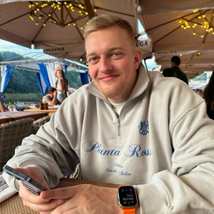 Лев Петров | Сетка — социальная сеть от hh.ru