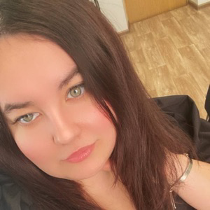 Алена Максутова