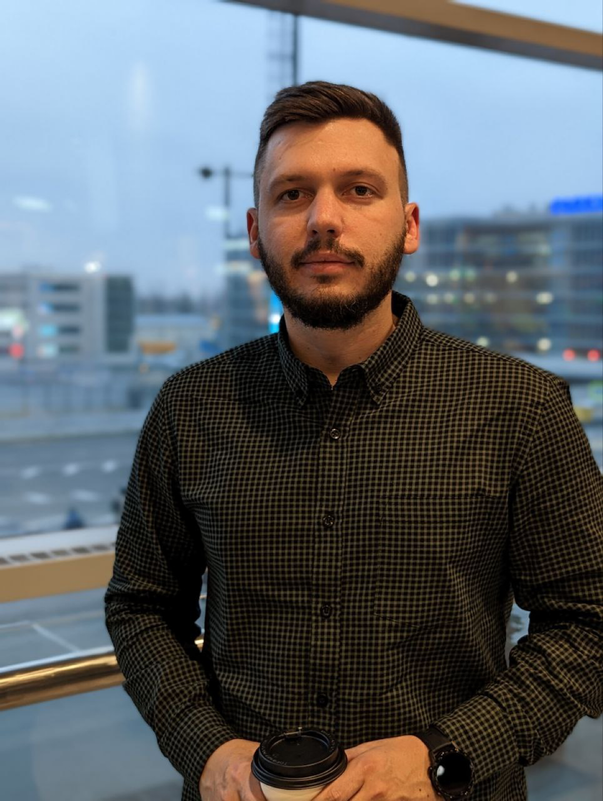 Антон Лазуткин