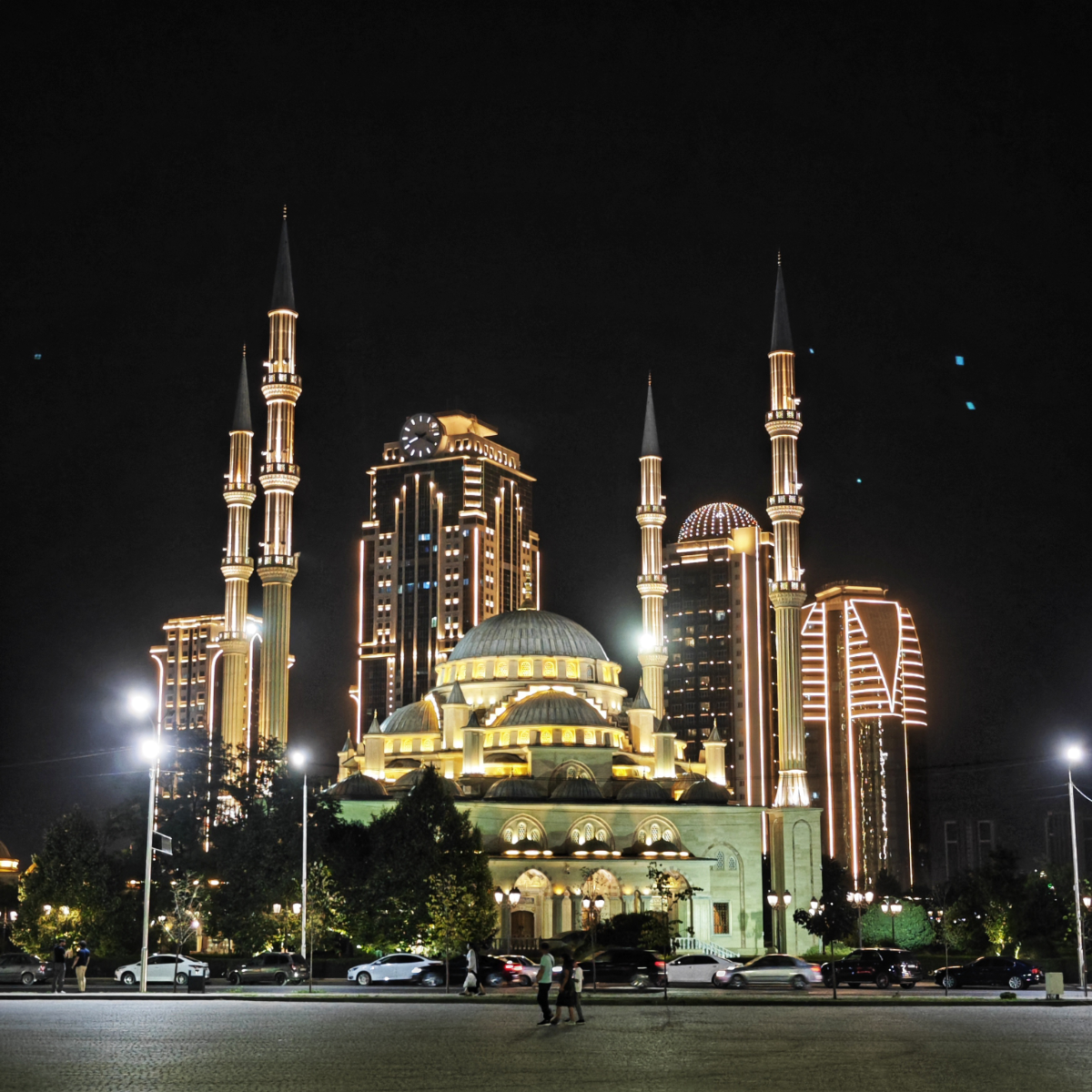 За несколько дней в Чечне успел увидеть Грозный, озеро Кезеной-Ам, аул Хой и старинные сторожевые башни | Сетка — социальная сеть от hh.ru