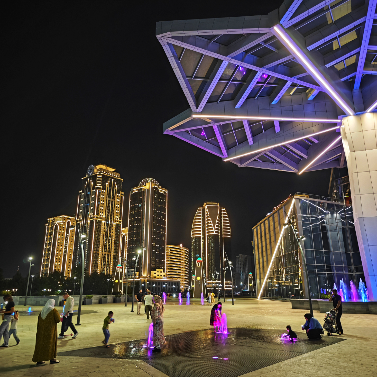 За несколько дней в Чечне успел увидеть Грозный, озеро Кезеной-Ам, аул Хой и старинные сторожевые башни | Сетка — социальная сеть от hh.ru