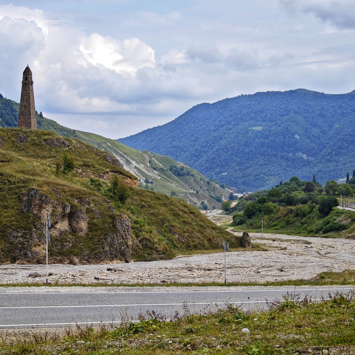 За несколько дней в Чечне успел увидеть Грозный, озеро Кезеной-Ам, аул Хой и старинные сторожевые башни | Сетка — социальная сеть от hh.ru