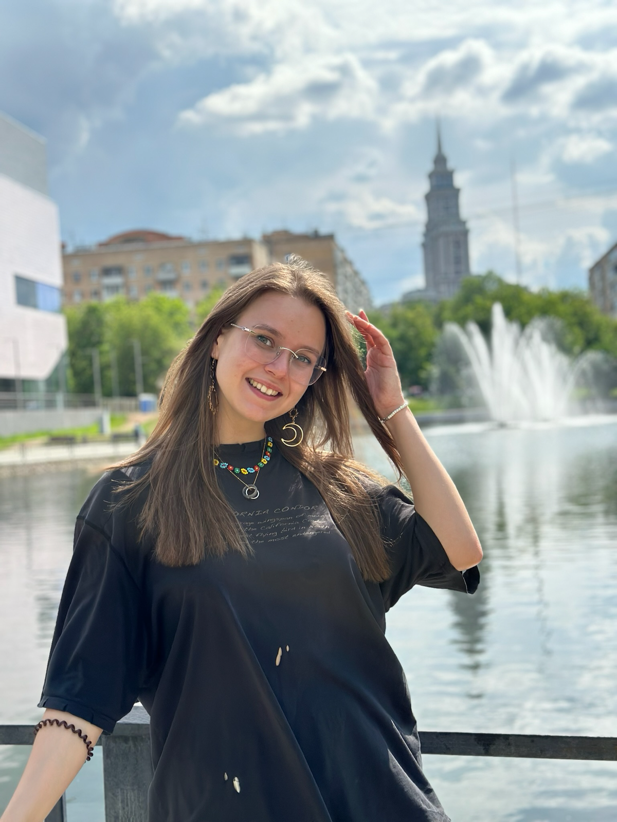 Всем прифки в этом чатике 🙌🏽 Мои темы — продуктовый/диджитал маркетинг и креатив
Сейчас руковожу соцсетями крупного московского девелопера, держим в тонусе 49 аккаунтов 💪🏽🥲 
Свободные минуты трачу не ... | Сетка — социальная сеть от hh.ru