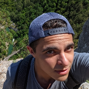 Артём Холод