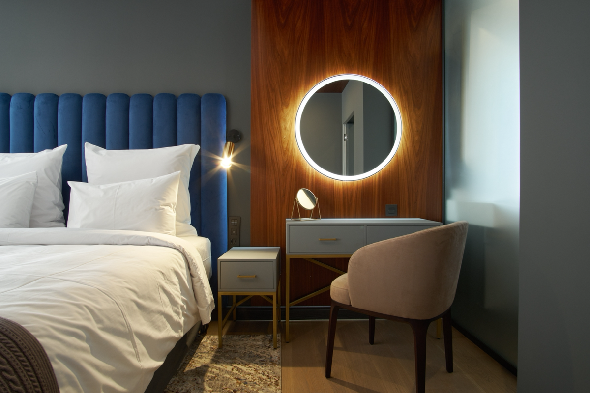Привет!
Меня зовут Дмитрий, я генеральный менеджер в ARKA Hotel by Ginza Project. За 12 лет в индустрии гостеприимства прошел путь от беллмэна до генерального менеджера | Сетка — социальная сеть от hh.ru