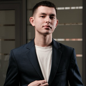 Александр Вахрушев