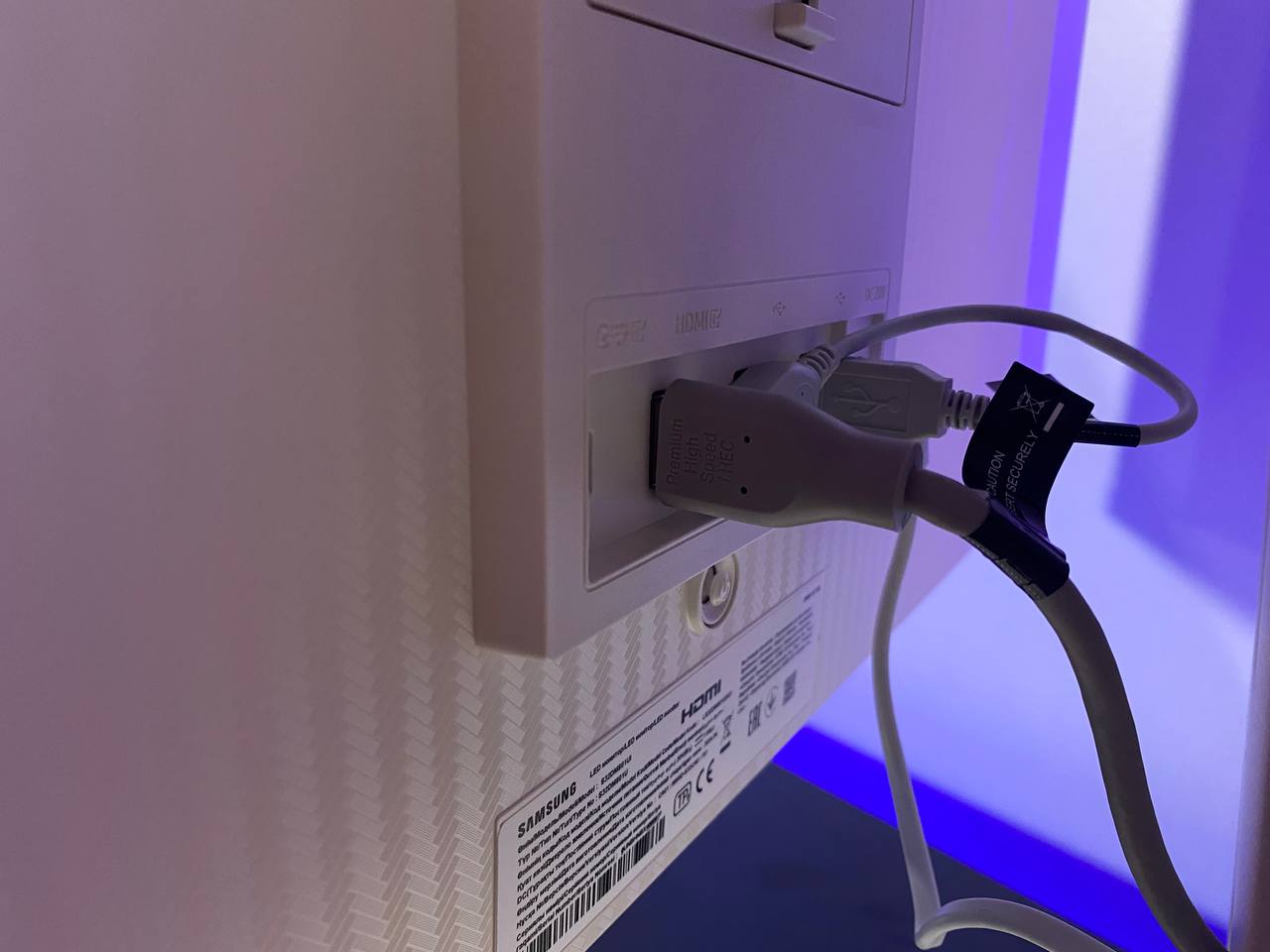 Smart Display M8 поближе! 🔥
Камера на магните. Можно снять, переставить + поставить шторку.
#мониторы #Samsung | Сетка — социальная сеть от hh.ru