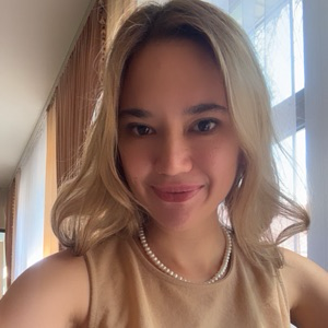 Айжана Кумысбек | Сетка — социальная сеть от hh.ru