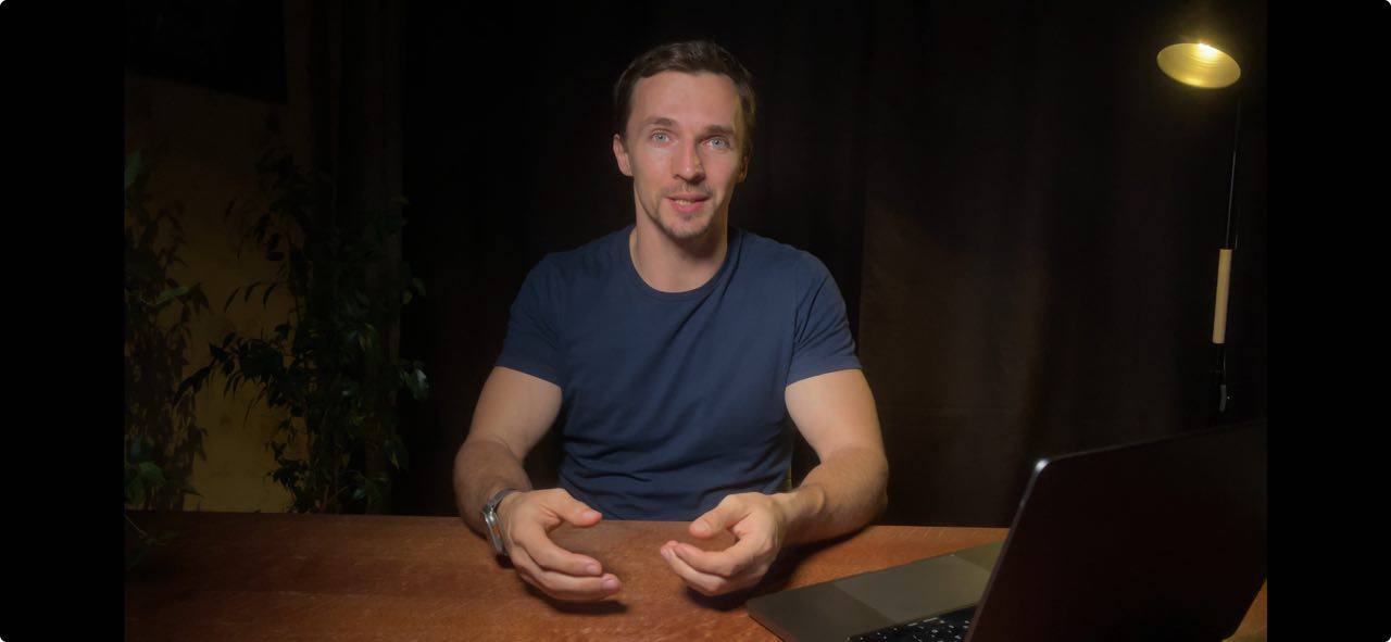 На выходных настраивал свою домашнюю YouTube-студию в две стадии:
Первая: пока ждал прихода спеца, пробовал сам по гайдам
Вторая: пришел профессионал и все настроил)
Спасибо Лёше Варенцову, который по... | Сетка — социальная сеть от hh.ru