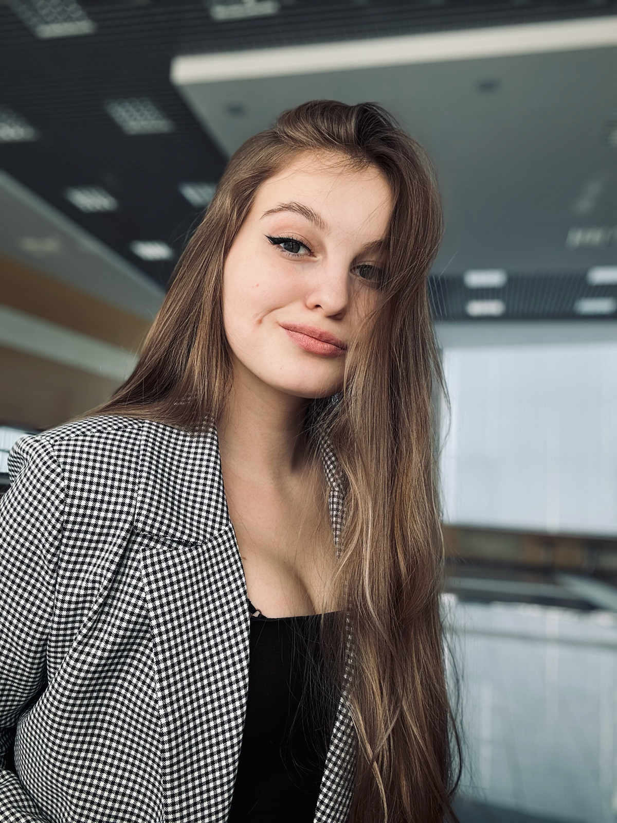 #постзнакомство
Всем привет ✋ Меня зовут Анастасия
Я HR/психолог/тренер по боксу 😉
Живу и работаю в г | Сетка — социальная сеть от hh.ru