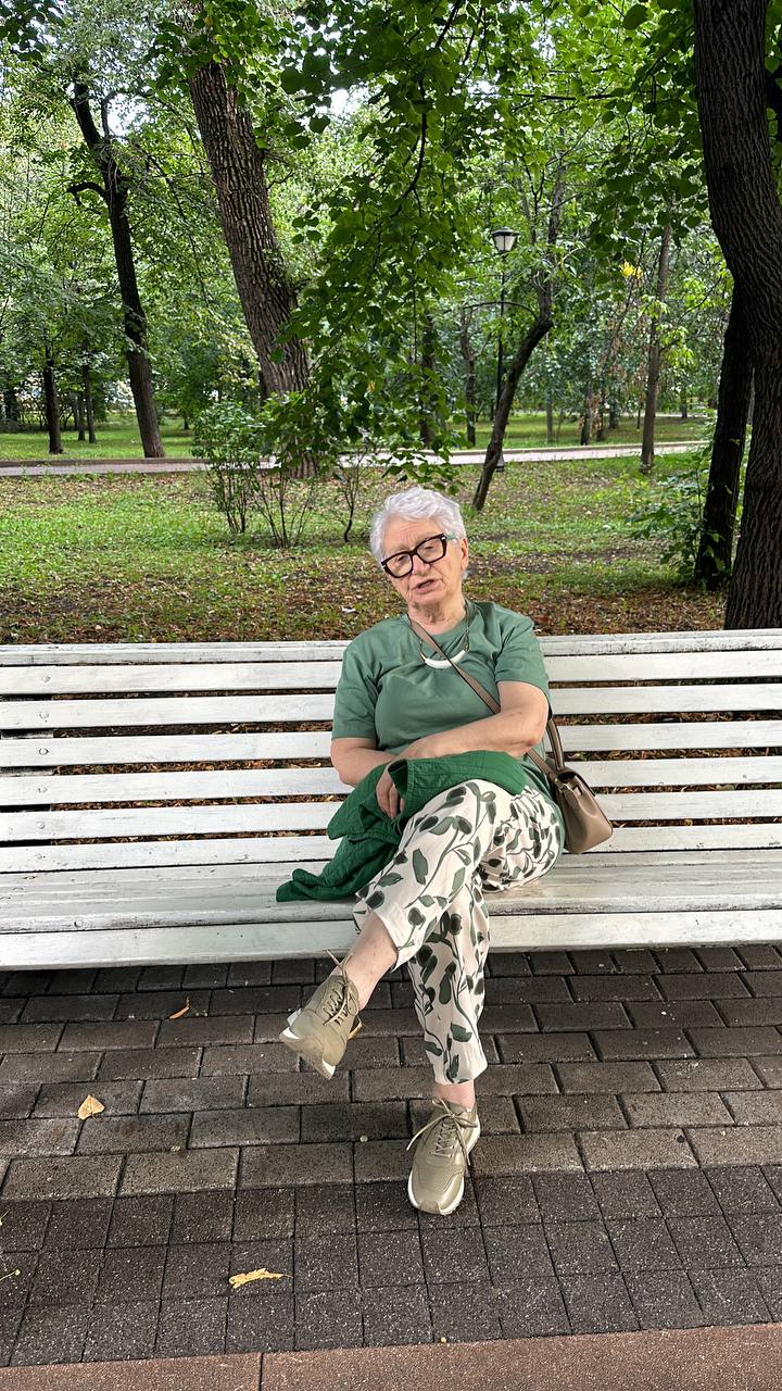 Встретила даму 40+ лет, которая посмотрела последний эфир про здоровье и у нее остались вопросы. Давайте суммирую, что я поняла про управление своим здоровьем, надеюсь что будет полезным: 1 | Сетка — социальная сеть от hh.ru