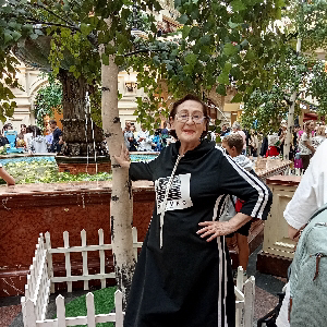 Марина Попова