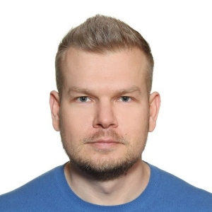 Максим Сафонов