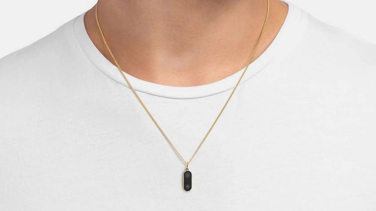 Минутка ювелирного сюра 💍 🌟 
Ювелирный бренд Miansai выпустил коллекцию украшений с использованием настоящих симкарт и камер от iPhone
Выглядит футуристично, я б купила | Сетка — социальная сеть от hh.ru