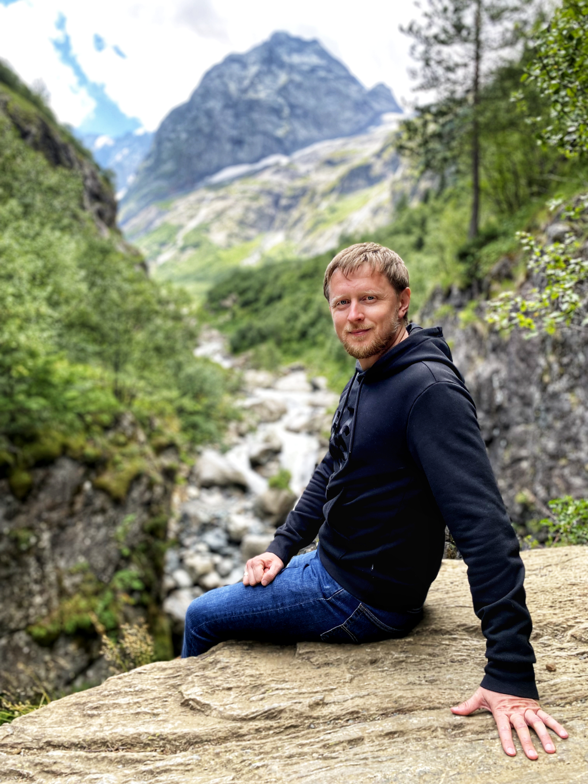 Отпуск закончился. Снова в деле 👨‍💻
🚗 Проехали 5 000 километров.
👀 Увидели новые для себя регионы | Сетка — социальная сеть от hh.ru