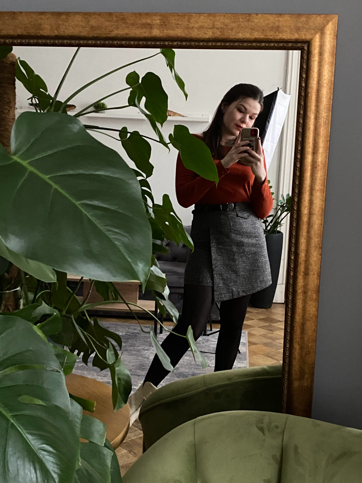 Привет! Познакомимся? 😉
Меня зовут Анастасия Ушакова, я специалист по документам | Сетка — социальная сеть от hh.ru