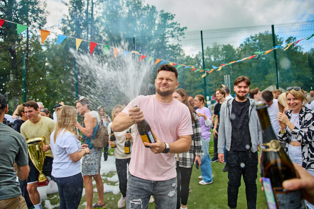 За новые амбициозные проекты 🍾🥂 | Сетка — социальная сеть от hh.ru
