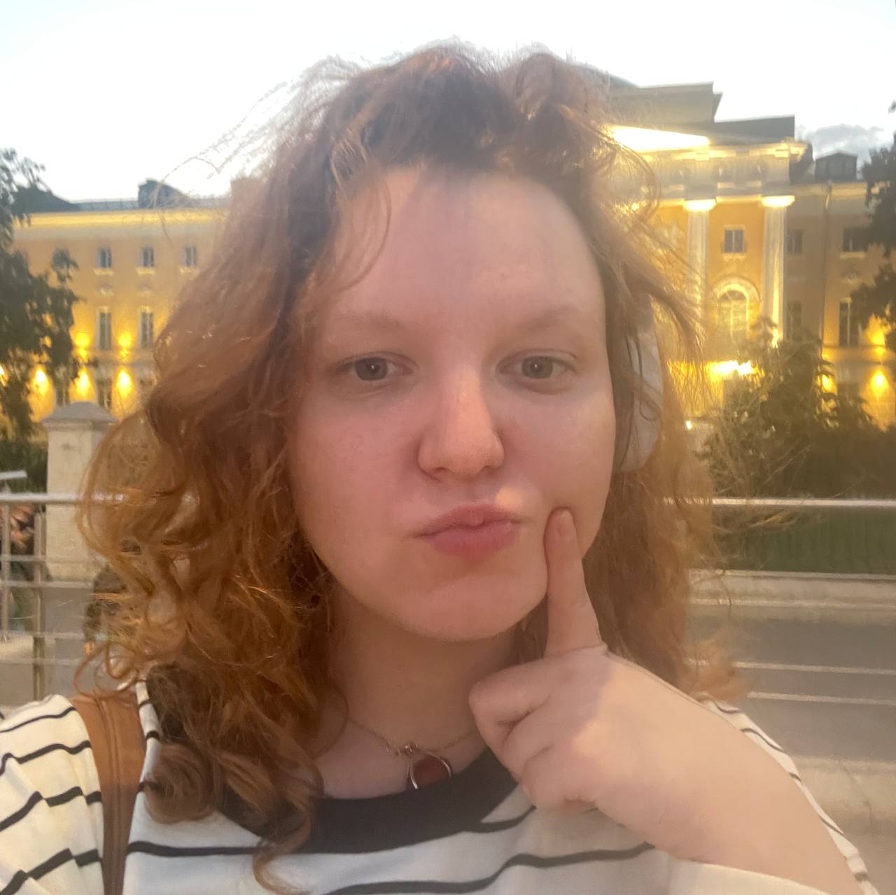 Ждем, когда все машины с мигалками проедут | Сетка — социальная сеть от hh.ru