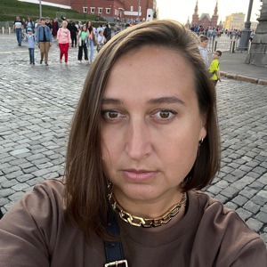 Анна Комарова