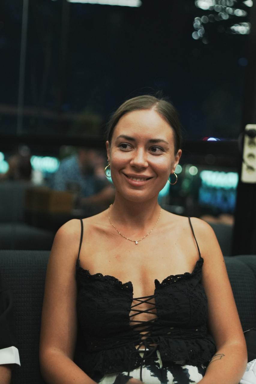 Коллеги (психологи, коучи и другие эксперты), а также все те, кто интересуется продвижением информация для вас 🙌
Я решила сделать закрытый платный канал для своих, куда буду выгружать все то, что нако... | Сетка — социальная сеть от hh.ru