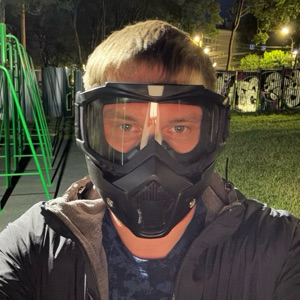 Молодой Горячий