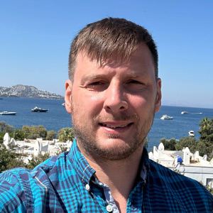 Максим Довгошея