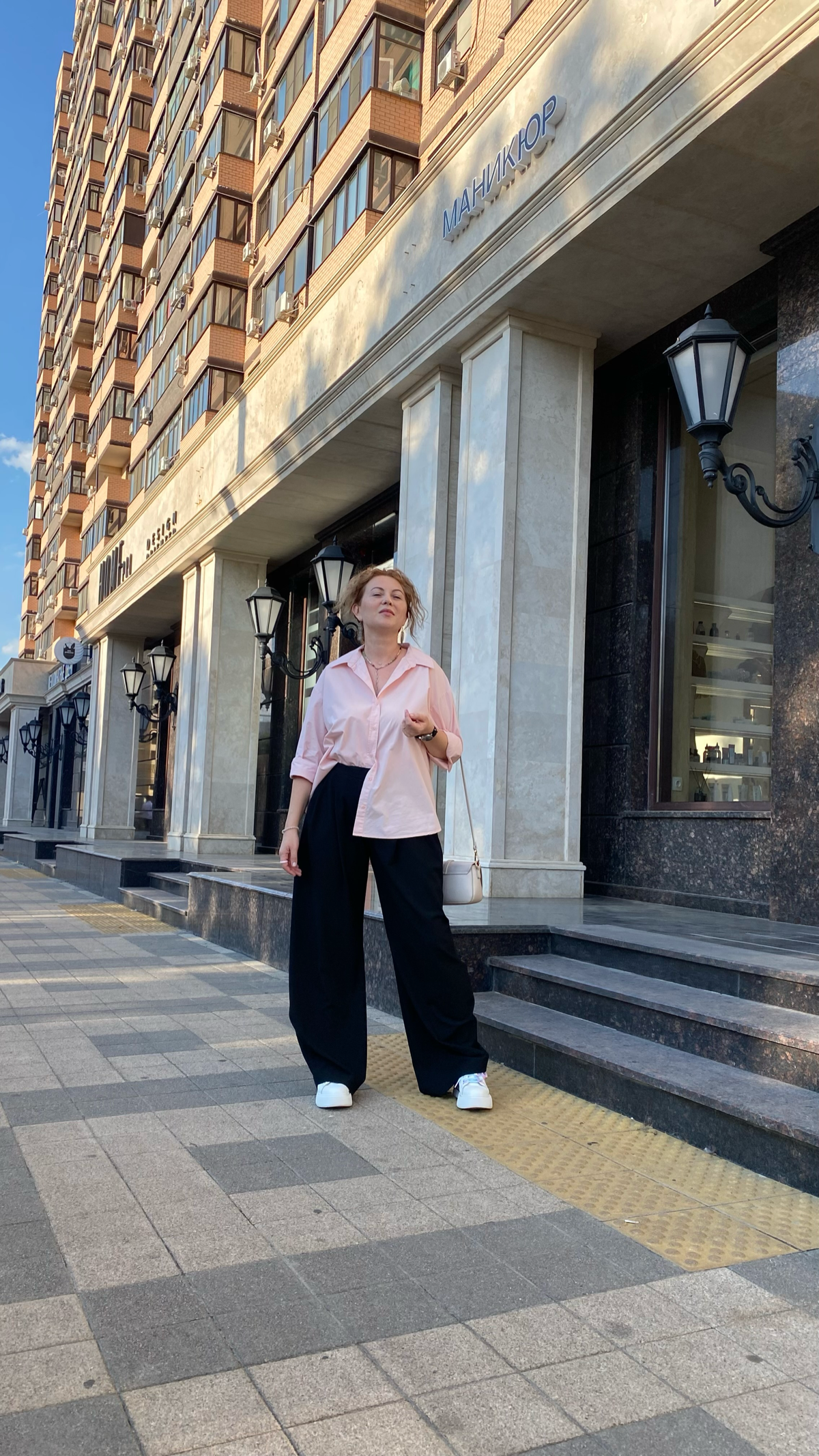 #постзнакомство
Всем привет!
Я Саша Кинкладзе.
Жизнерадостный человек и психолог.
Буду рада знакомству и общению, обмену опытом | Сетка — социальная сеть от hh.ru