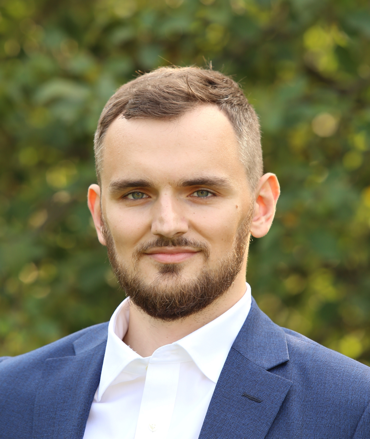 Артём Симонов