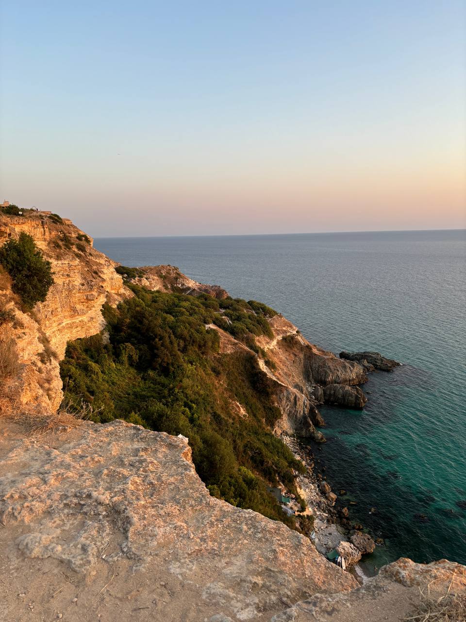 Севастополь, все хорошо. В городе спокойно 
Скрывать не буду, находиться сейчас в Крыму страшно | Сетка — социальная сеть от hh.ru