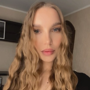 Карина Зотова | Сетка — социальная сеть от hh.ru