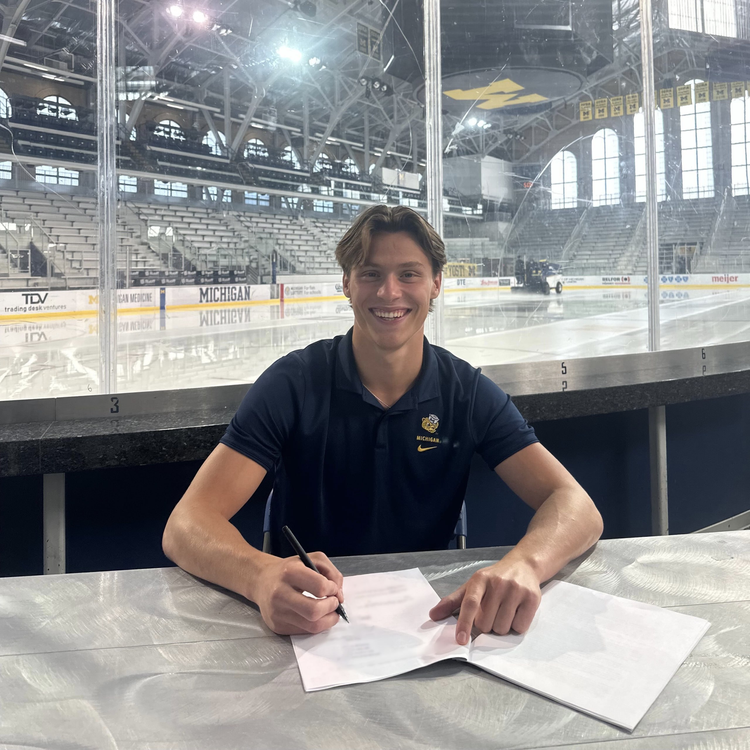 🐧 Рутгер Макгроарти сразу после обмена из «Джетс» подписал контракт новичка с «Питтсбургом»
Для тех, кто ещё не знает, вчера состоялся обмен парня, который встал в позу "Не хочу, не буду играть за Вин... | Сетка — социальная сеть от hh.ru