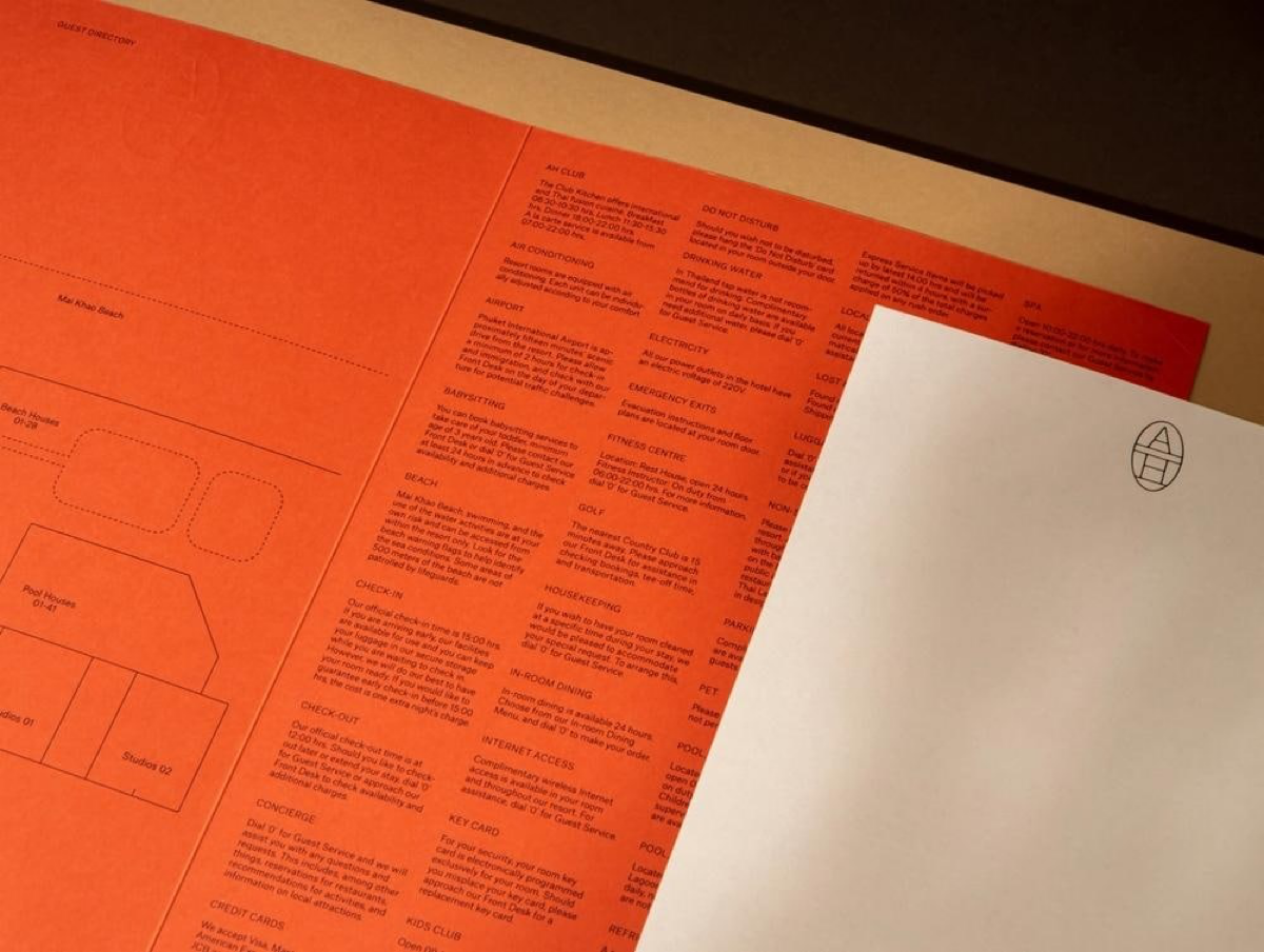 Фирменный стиль Andaman House — закрытого пляжного клуба на Пхукете
Айдентика очень выдержанная, в её основе — самодельная тонкая низкоконтрастная антиква в сочетании с лаконичной и благородной палитр... | Сетка — социальная сеть от hh.ru