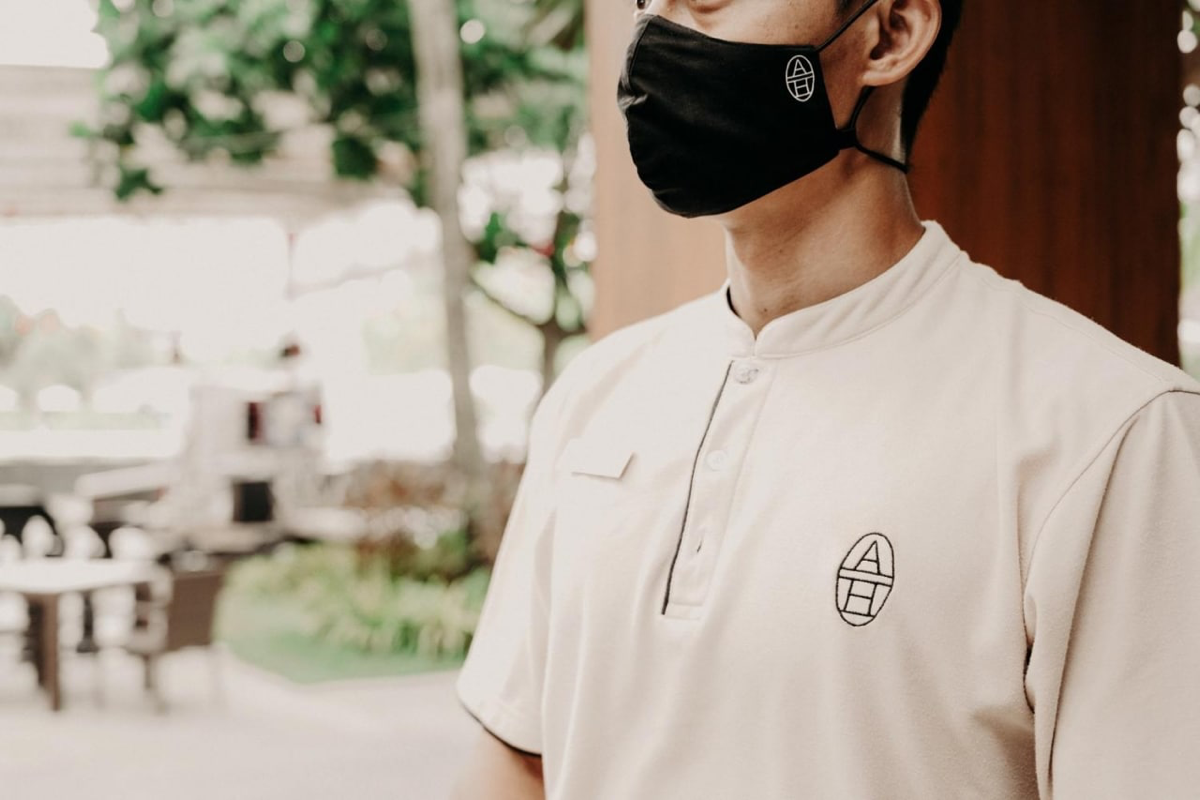 Фирменный стиль Andaman House — закрытого пляжного клуба на Пхукете
Айдентика очень выдержанная, в её основе — самодельная тонкая низкоконтрастная антиква в сочетании с лаконичной и благородной палитр... | Сетка — социальная сеть от hh.ru