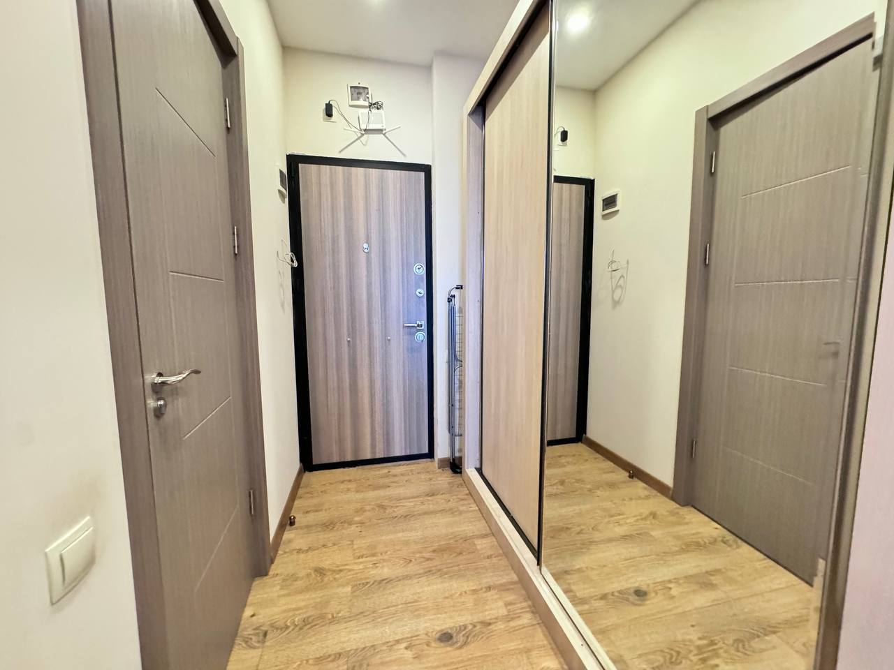 🤎🤎🤎🤎
Батуми, ул. Багратиони, 129.
📍Локация на карте
— В квартире выполнен качественный ремонт.
— Газовое отопление | Сетка — социальная сеть от hh.ru