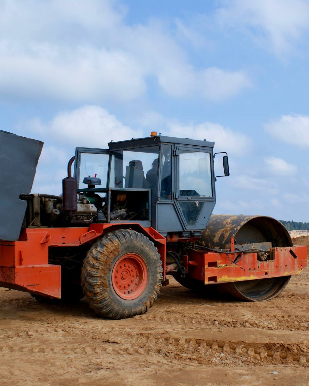 Генеральный директор строительного холдинга ТЕМП, Дмитрий Леонидович Грохольский, рассказал о поездке в Десногорск:
В эту среду побывал в Десногорске, где ТЕМП с холдингом «ТИТАН-2» приступил к вертик... | Сетка — социальная сеть от hh.ru
